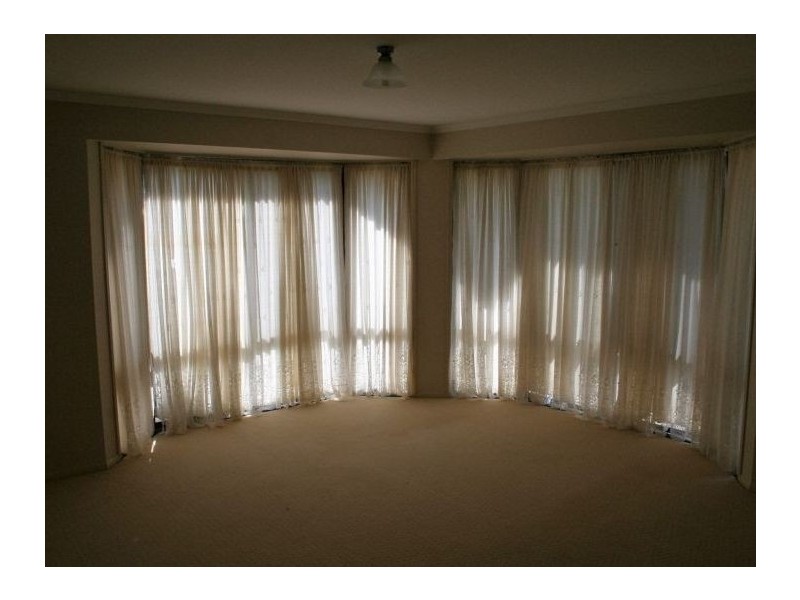 11 Langton Crescent, Oakey QLD 4401