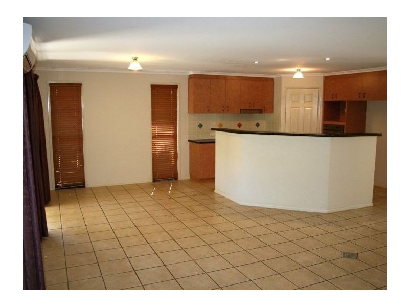 11 Langton Crescent, Oakey QLD 4401