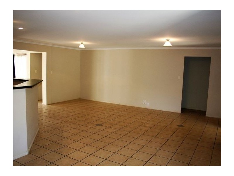 11 Langton Crescent, Oakey QLD 4401