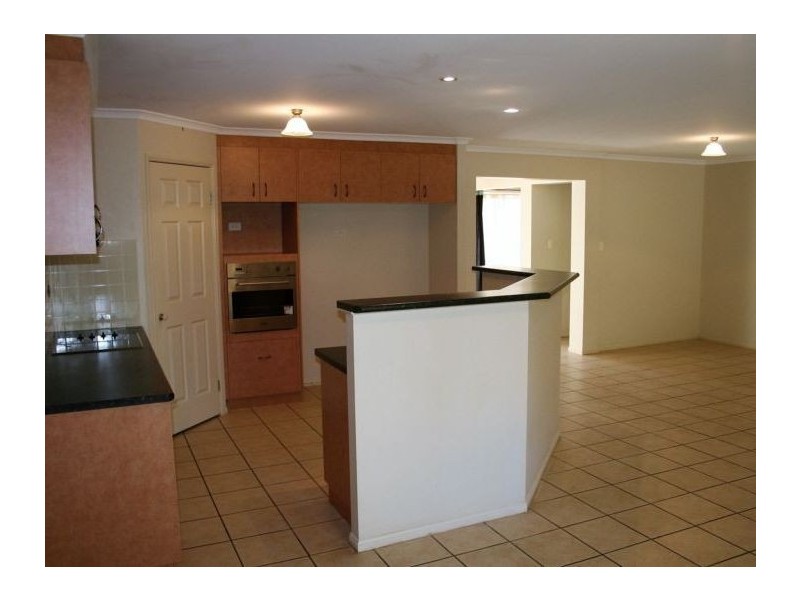 11 Langton Crescent, Oakey QLD 4401