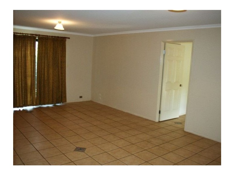 11 Langton Crescent, Oakey QLD 4401