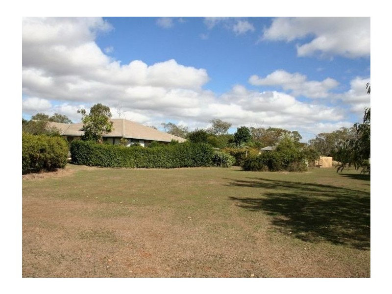 11 Langton Crescent, Oakey QLD 4401