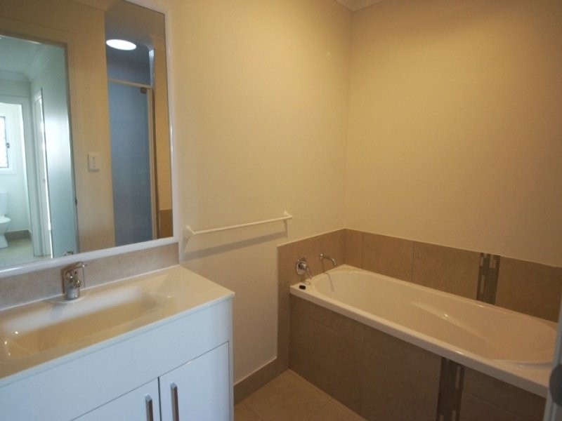 2/26 Murray Street, Oakey QLD 4401