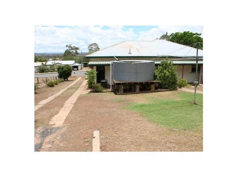 26 Toowoomba Road, Oakey QLD 4401