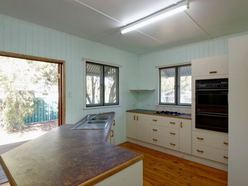 2 York Street, Oakey QLD 4401