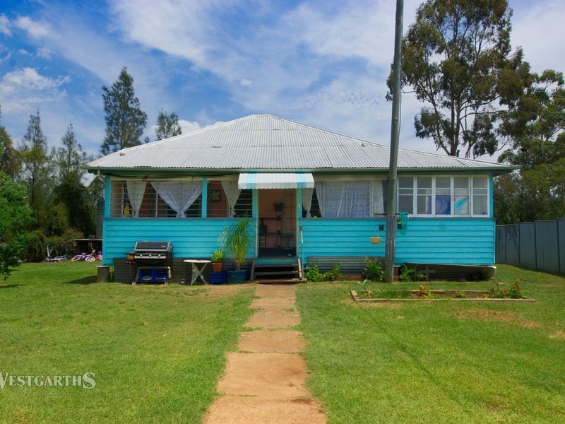 67 Campbell Street, Oakey QLD 4401