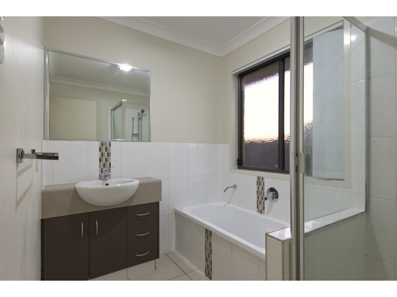 6 Joann Court, Oakey QLD 4401