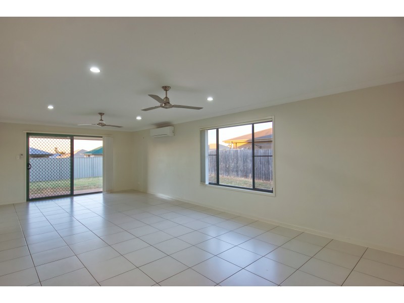 6 Joann Court, Oakey QLD 4401
