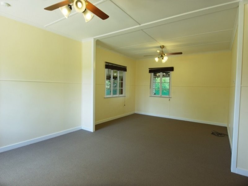 9 Aubigny Road, Oakey QLD 4401