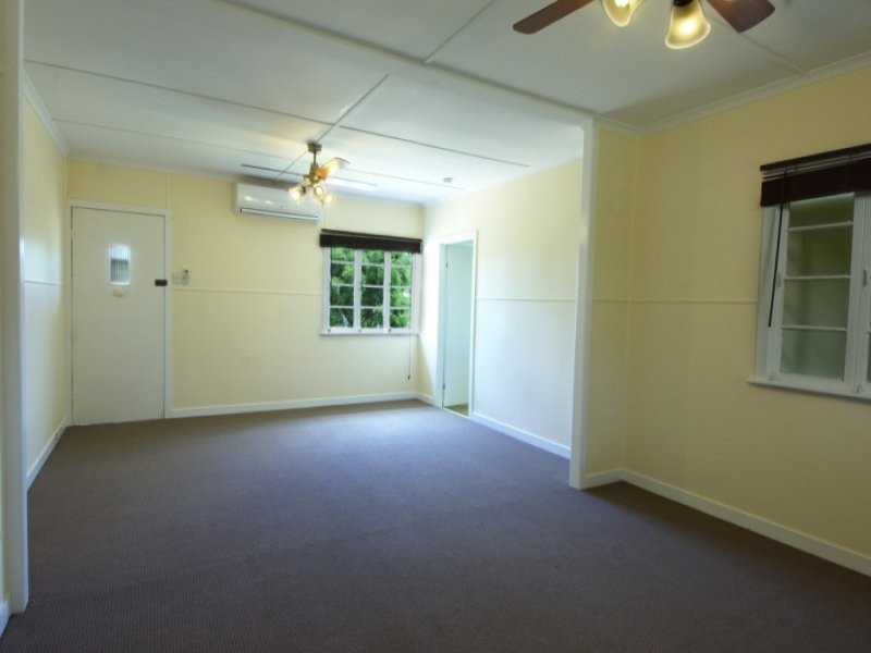 9 Aubigny Road, Oakey QLD 4401