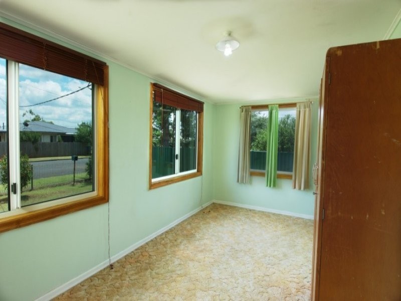 9 Aubigny Road, Oakey QLD 4401