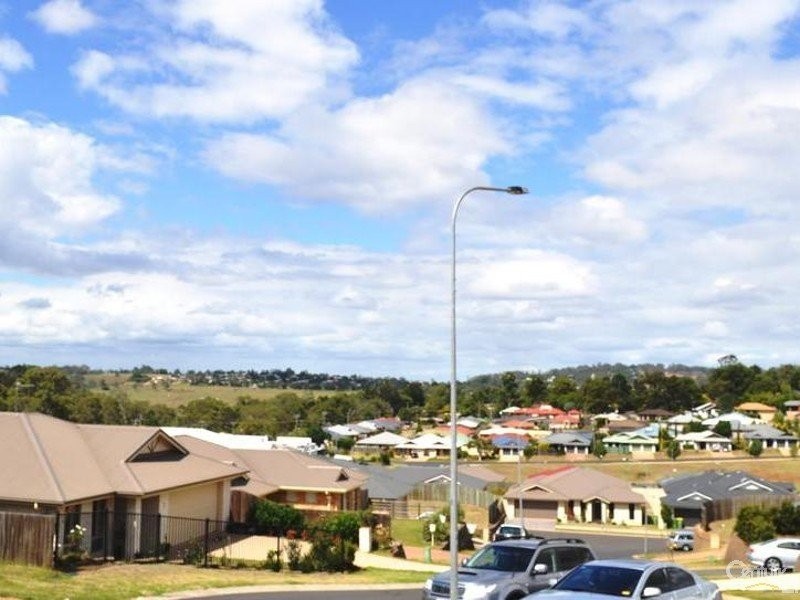 11 Dixon Court, Wilsonton Heights QLD 4350