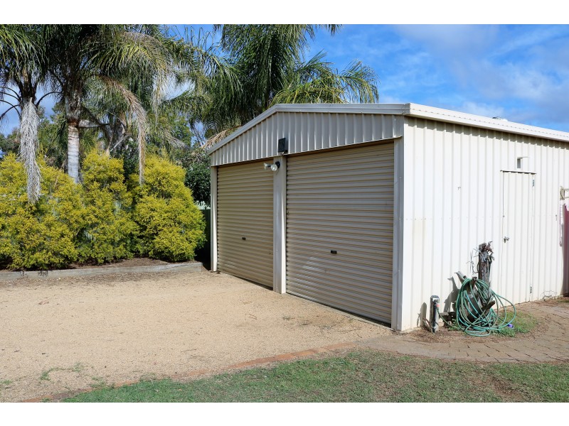 14 Cooper Avenue, Oakey QLD 4401