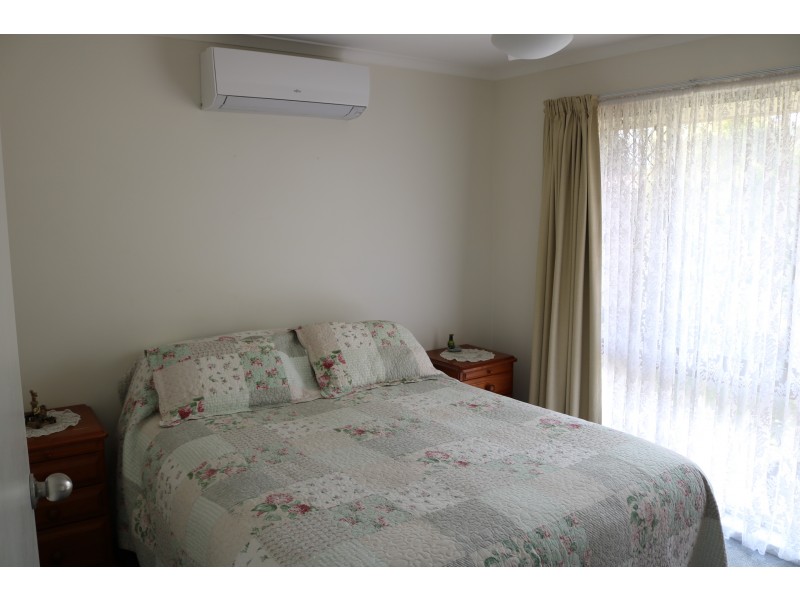 14 Cooper Avenue, Oakey QLD 4401