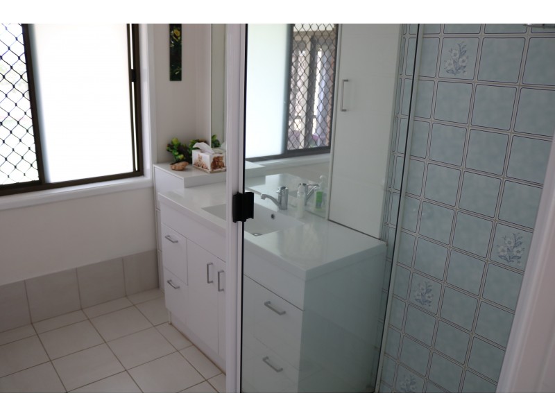 14 Cooper Avenue, Oakey QLD 4401