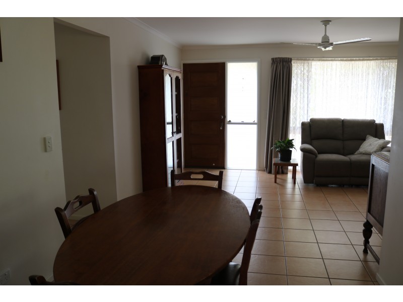 14 Cooper Avenue, Oakey QLD 4401