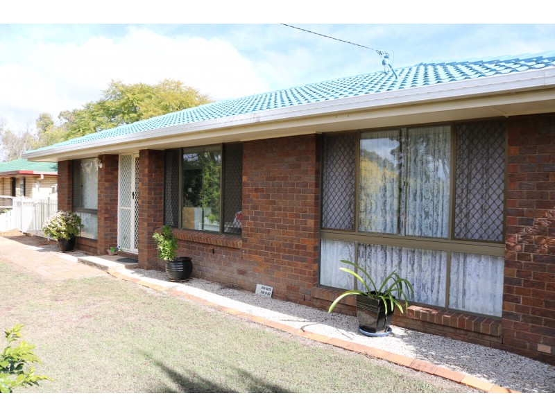 14 Cooper Avenue, Oakey QLD 4401