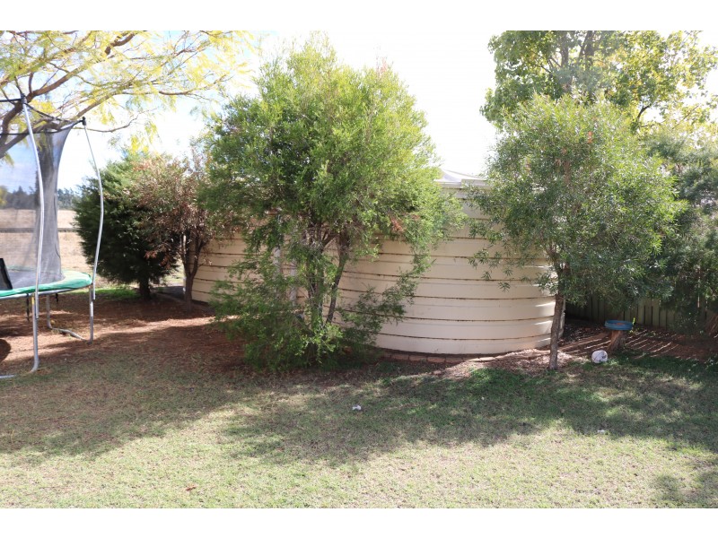 14 Cooper Avenue, Oakey QLD 4401