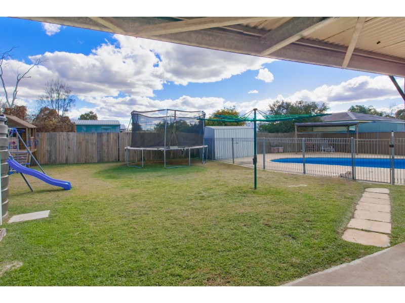 21 Joseph Street, Oakey QLD 4401