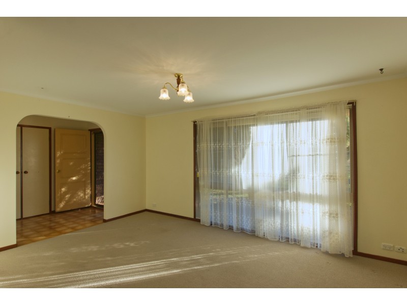 24 Robb Street, Oakey QLD 4401