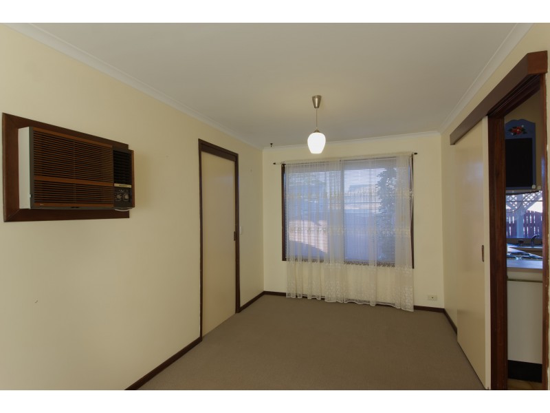 24 Robb Street, Oakey QLD 4401
