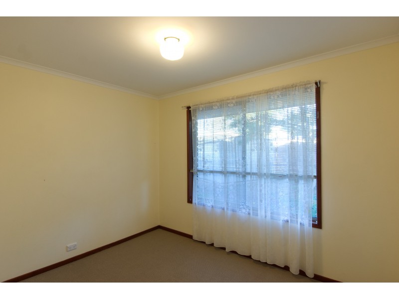 24 Robb Street, Oakey QLD 4401