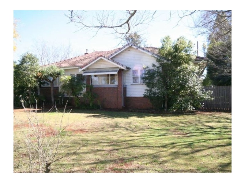 73 Hill Street, Newtown QLD 4350