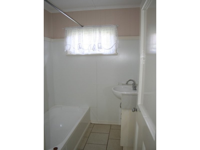 2/34 Campbell Street, Oakey QLD 4401