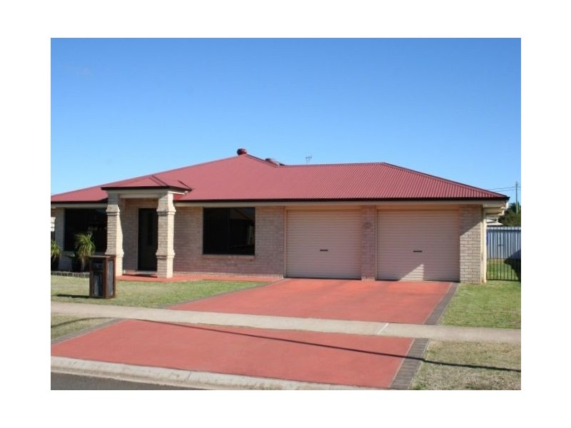 7 Berghofer Drive, Oakey QLD 4401