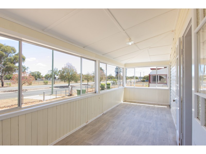 30 Davidson Street, Oakey QLD 4401