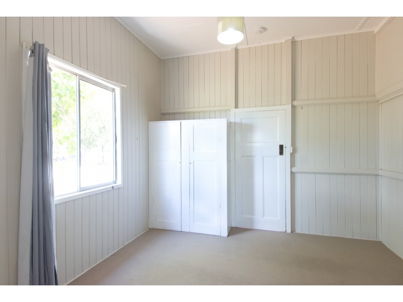 30 Davidson Street, Oakey QLD 4401