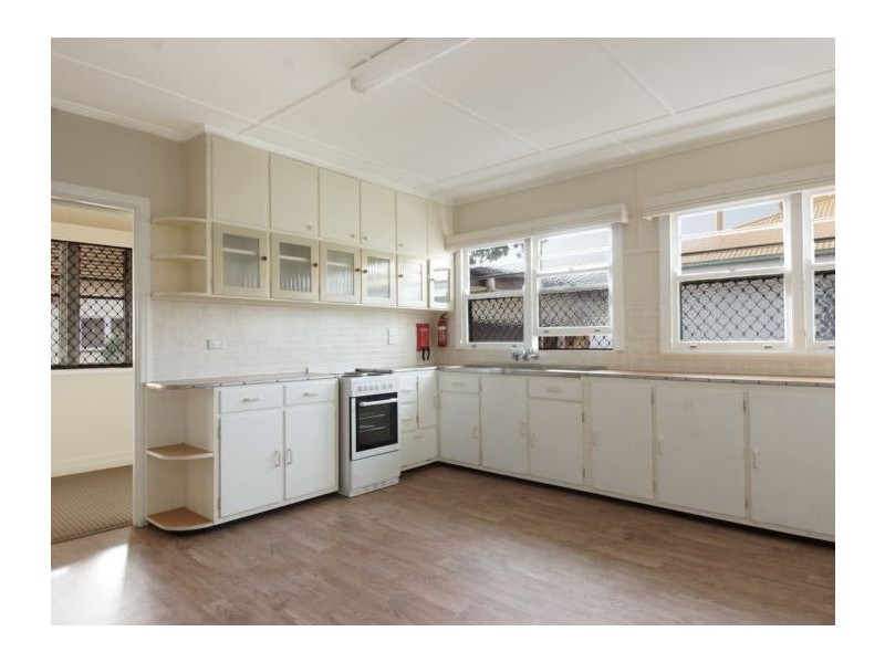 291 West Street, Harristown QLD 4350