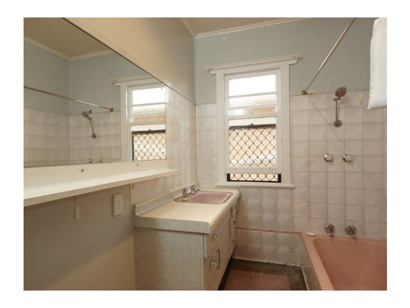 291 West Street, Harristown QLD 4350