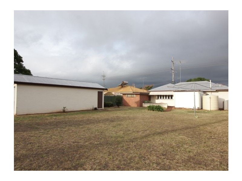 291 West Street, Harristown QLD 4350