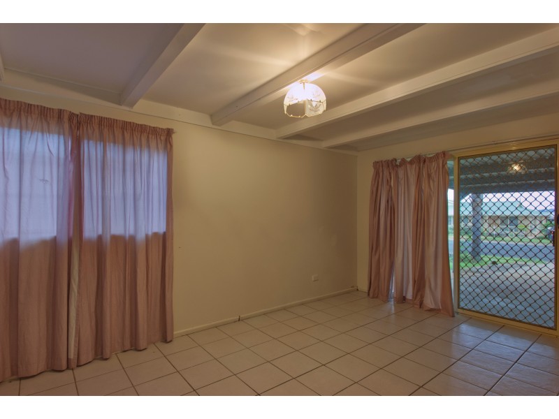 14 Weise Street, Oakey QLD 4401