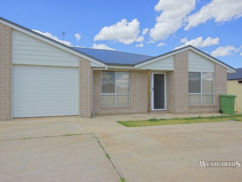 2/2 Debbie Court, Oakey QLD 4401