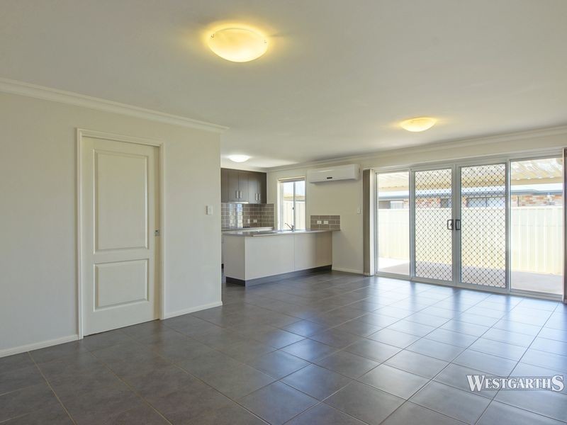 2/2 Debbie Court, Oakey QLD 4401