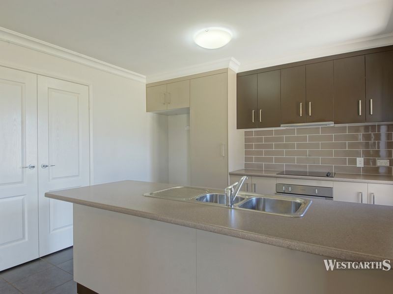 2/2 Debbie Court, Oakey QLD 4401