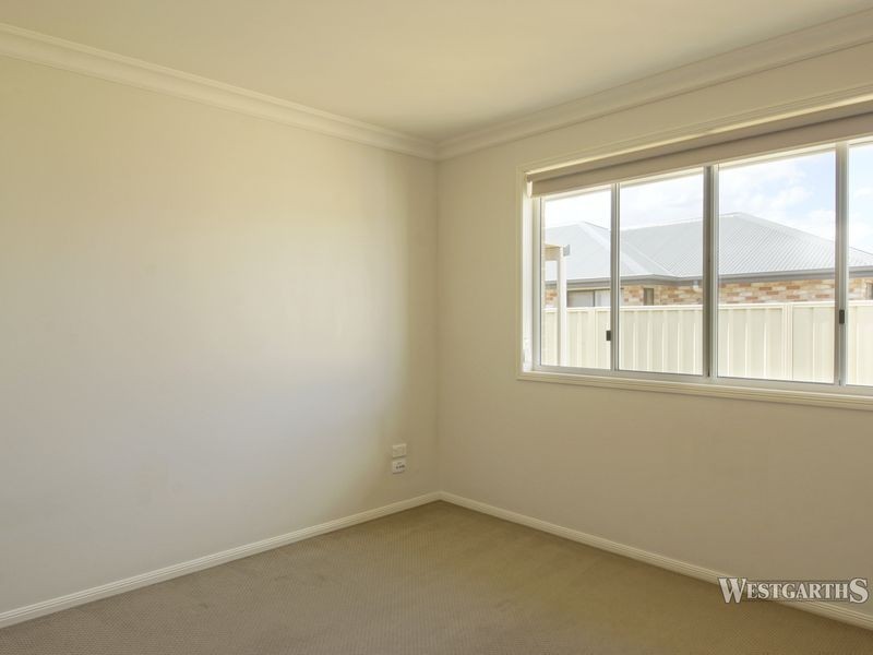 2/2 Debbie Court, Oakey QLD 4401