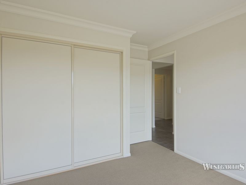 2/2 Debbie Court, Oakey QLD 4401