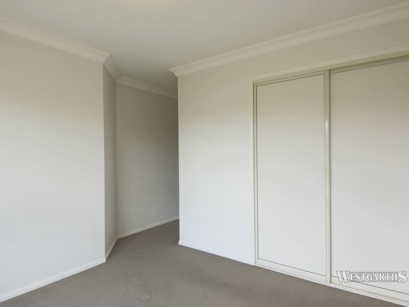 2/2 Debbie Court, Oakey QLD 4401