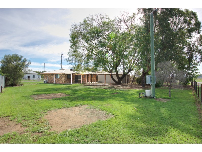 38 Cunliffe Street, Oakey QLD 4401