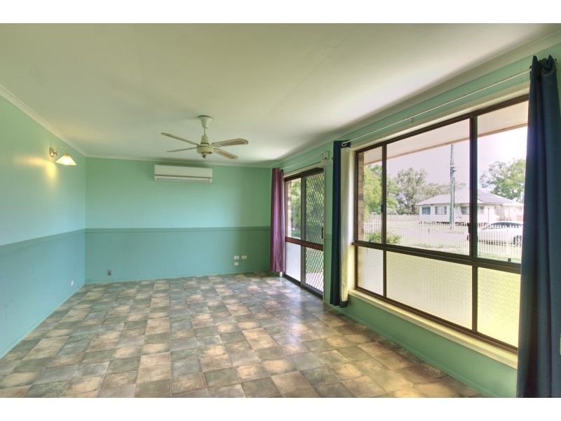 38 Cunliffe Street, Oakey QLD 4401