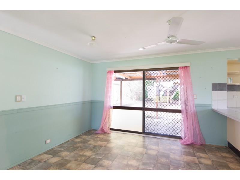 38 Cunliffe Street, Oakey QLD 4401