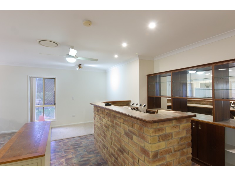 6 Russell Street, Oakey QLD 4401