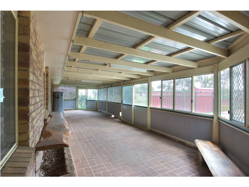6 Russell Street, Oakey QLD 4401
