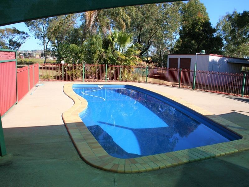 6 Russell Street, Oakey QLD 4401