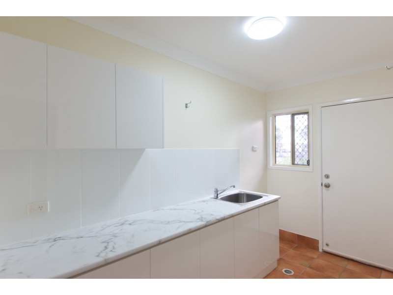 6 Russell Street, Oakey QLD 4401