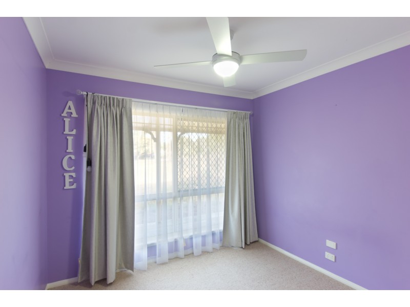 6 Russell Street, Oakey QLD 4401