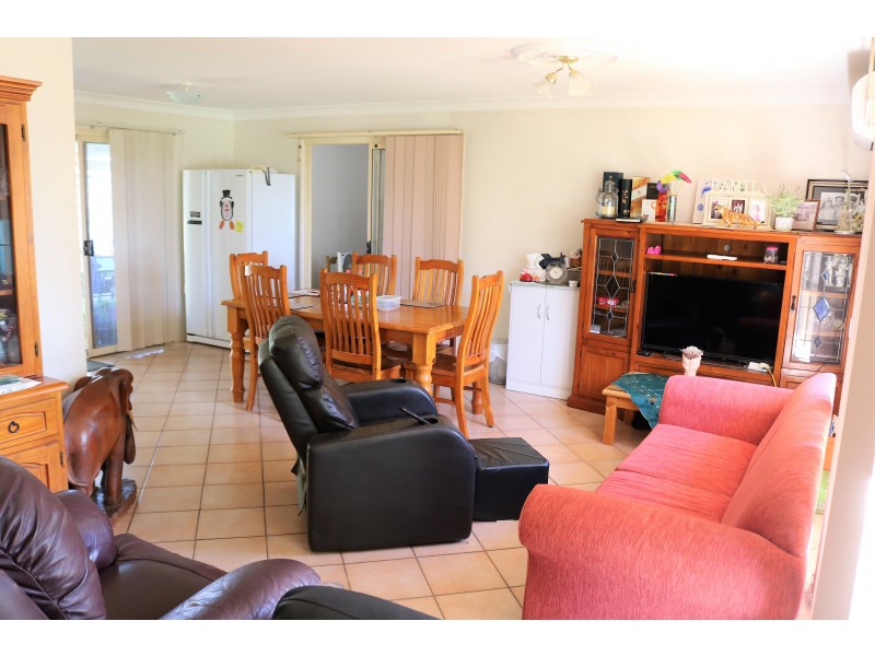 27 Hamlyn Road, Oakey QLD 4401